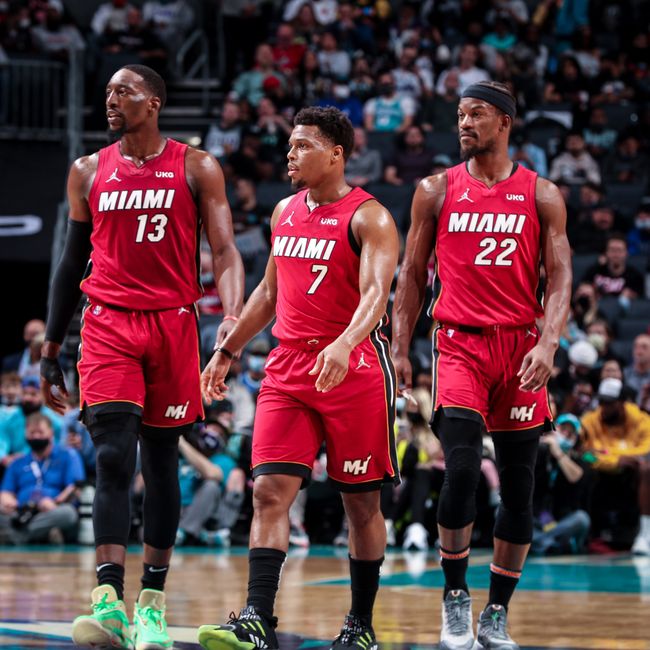 何与巴西足 何与巴西足